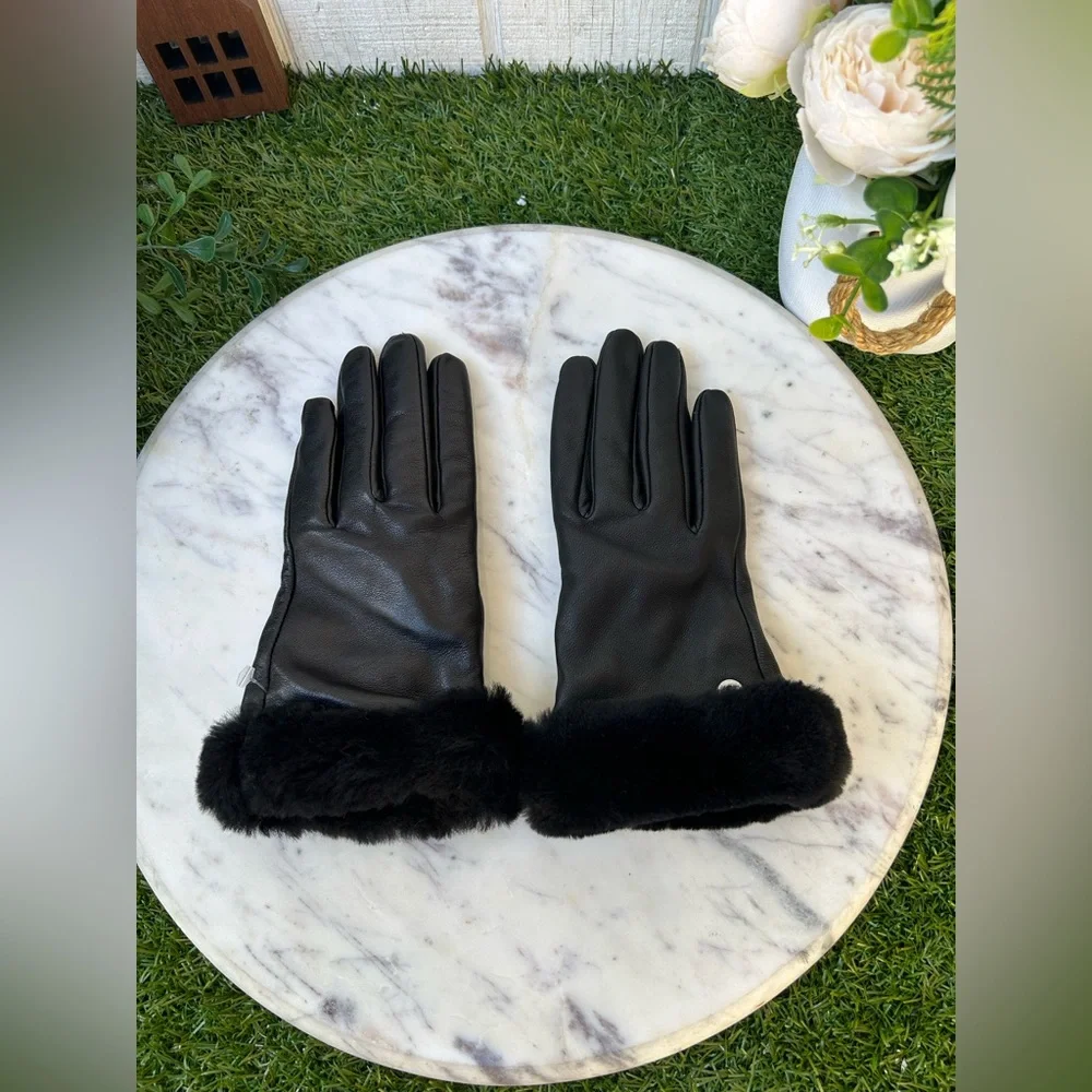 UGG Australia Gloves black Shorty Fine Leather w/Shearlin size M/NEW